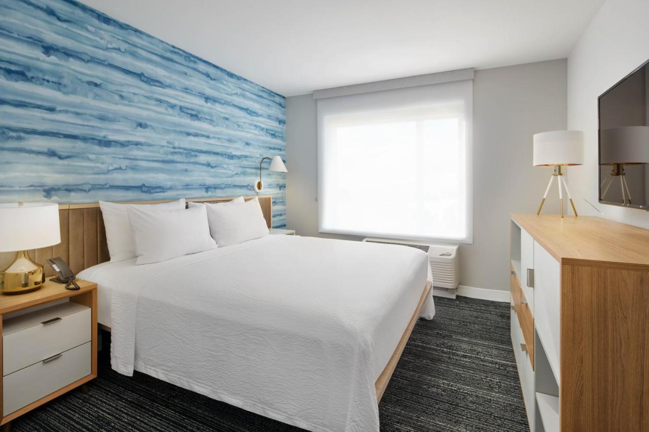 Towneplace Suites By Marriott Tampa Casino Area Orient Park Exterior photo