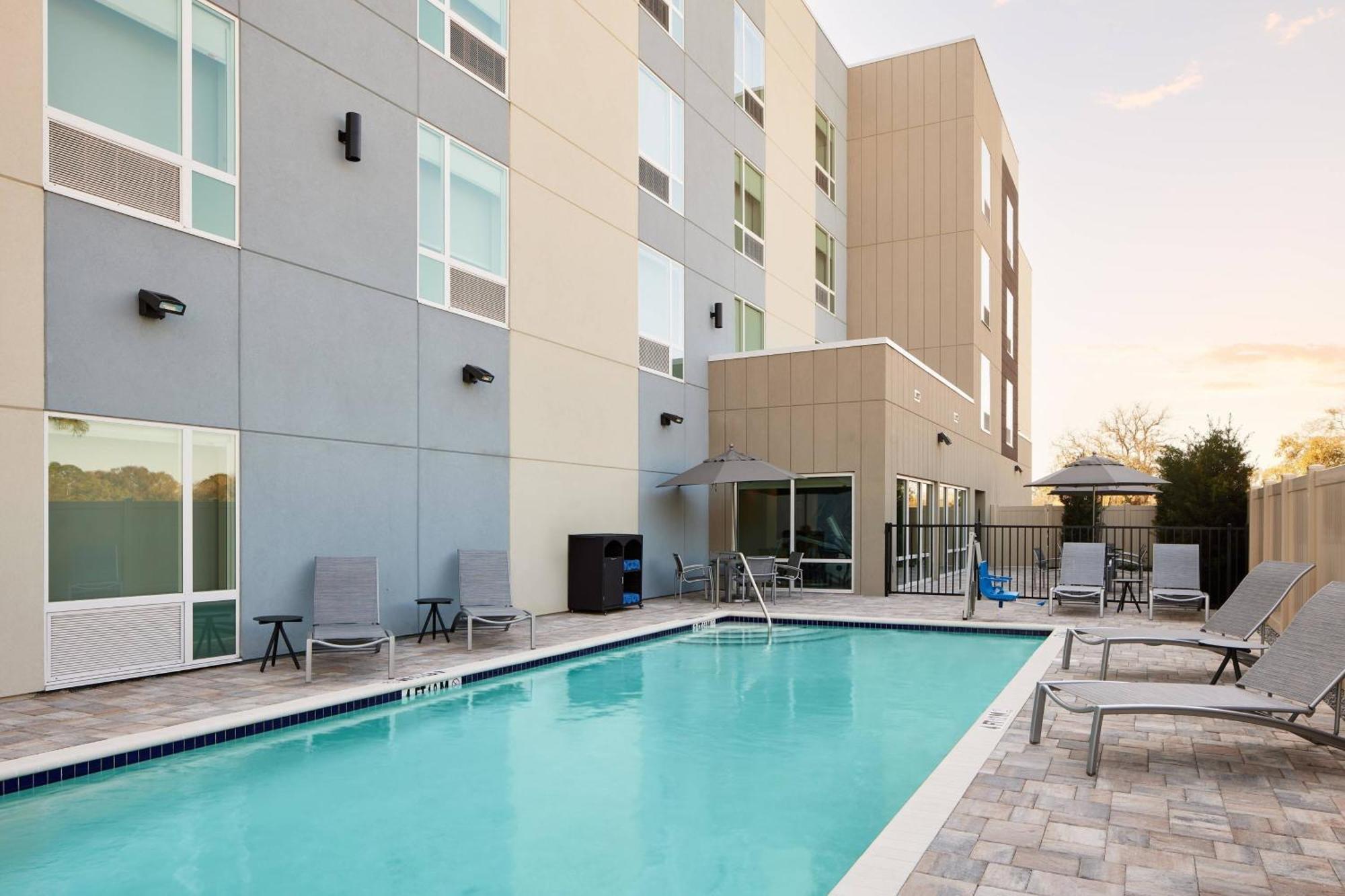 Towneplace Suites By Marriott Tampa Casino Area Orient Park Exterior photo